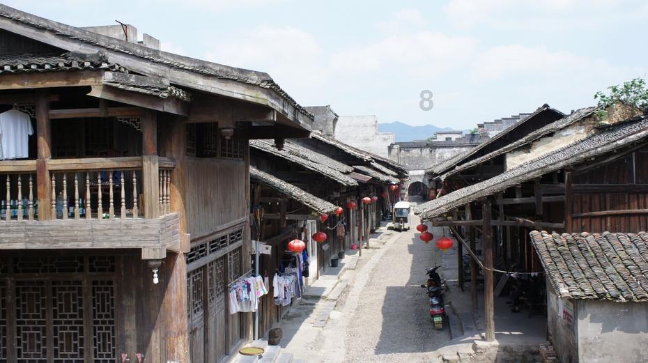 古怪巫师逃离村庄